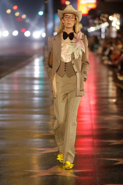 Look 29